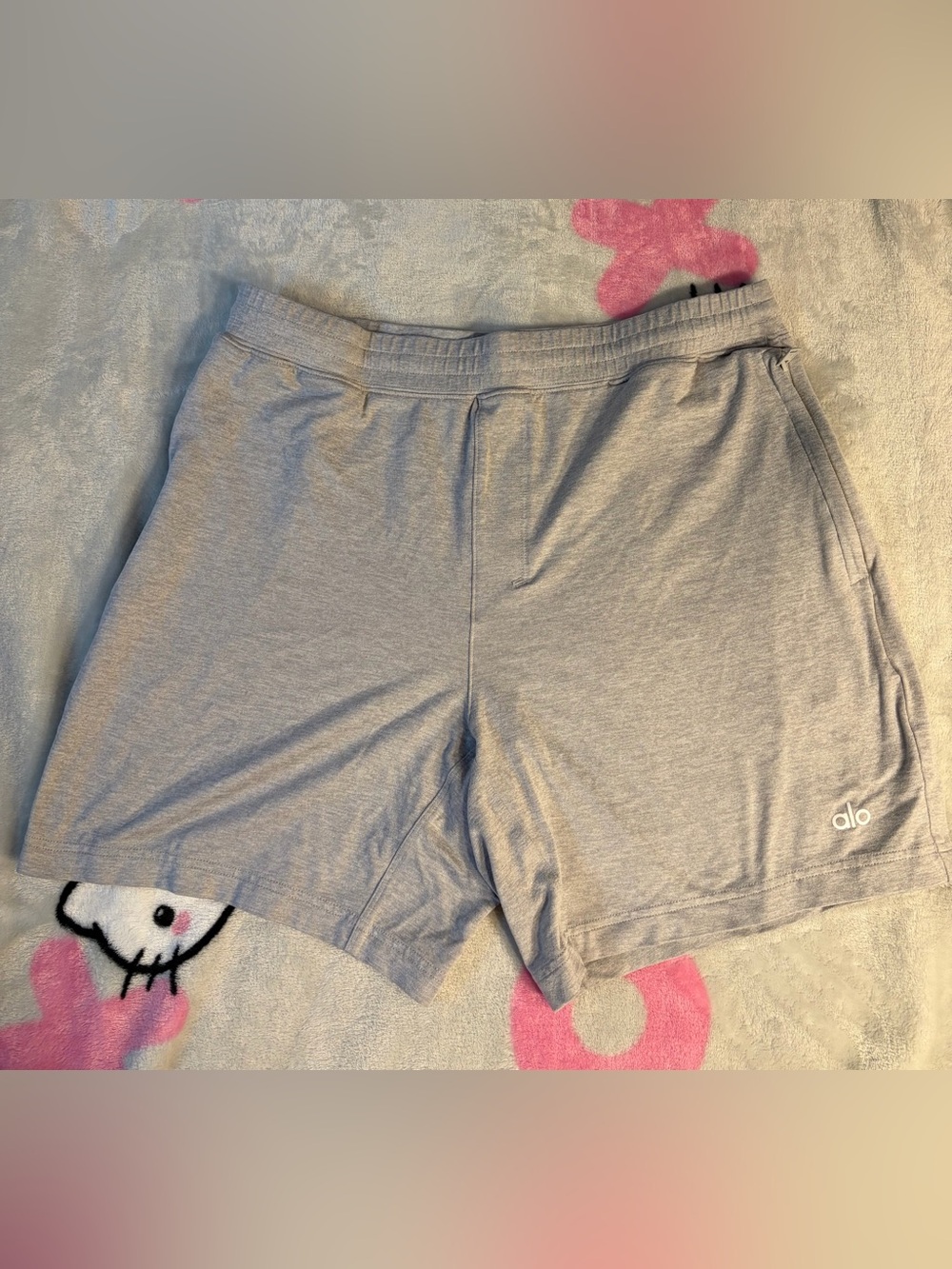 Men’s Alo Yoga “7 Conquer React Performance Heather Grey Athletic shorts medium